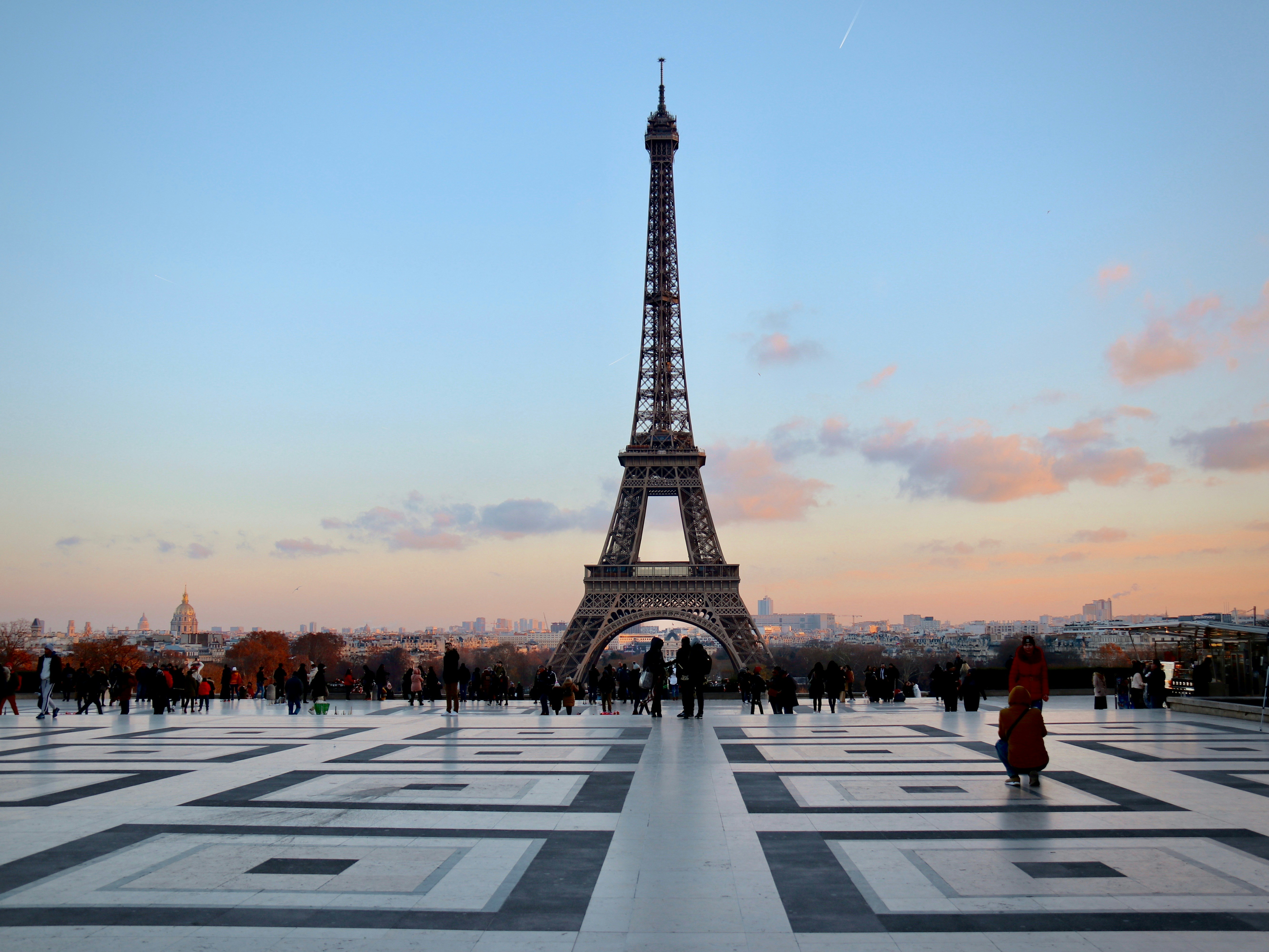 Paris VPN background